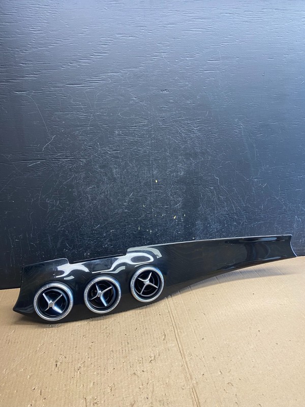 2014 to 2016 Mercedes CLA CLA250 Front Dashboard Air Vent Wood Trim AE4047 DG