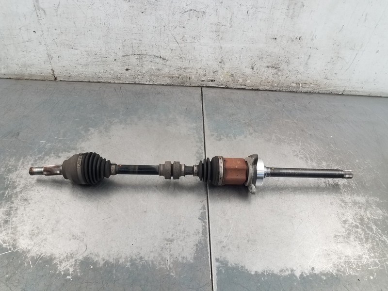 2014 Nissan Juke Nismo RS Right Front CV Axle / Intermediate #50369 X8