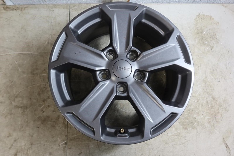 2017-2018 Jeep Wrangler JK Rubicon Recon OEM Wheel Single 17x7.5 Gray 6ED73NTZAA