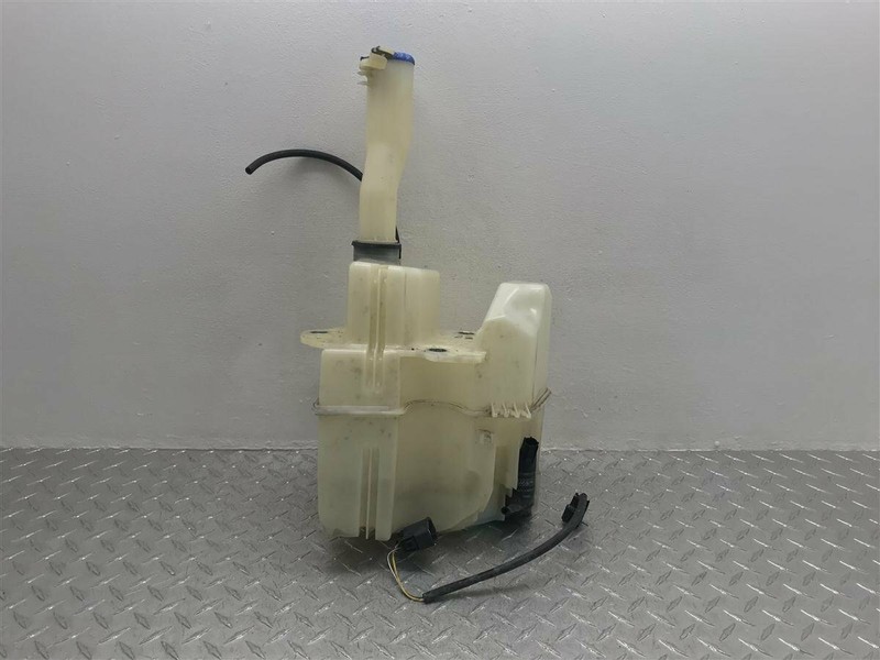 01-06 VOLVO 60 80 SERIES WASHER RESERVOIR 627-50684