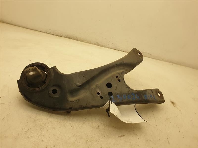 14-19 TOYOTA HIGHLANDER PASSENGER SIDE REAR TRAILING ARM ASSEMBLY