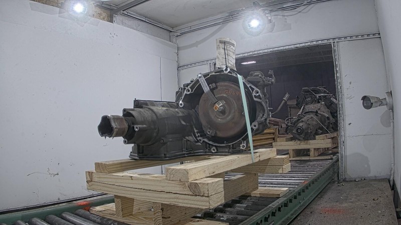 2008 Saturn VUE Automatic Transmission Assembly OEM 190K Miles FWD Blue