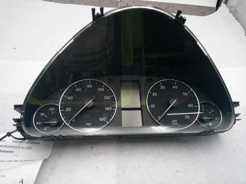 2007 MERCEDES-BENZ C-CLASS Speedometer Gauge Black OEM 66000 Miles NJ25-26816