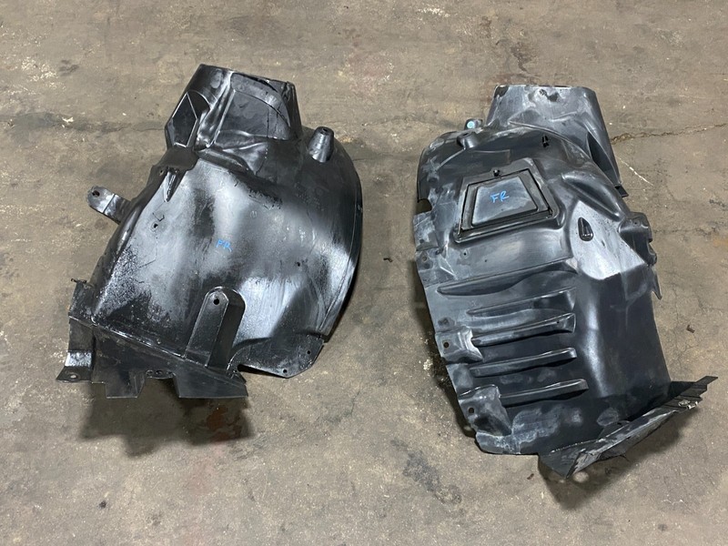 10-16 MERCEDES E550 CONVERTIBLE FRONT RIGHT FENDERS LINER COVERS OEM #A0.36