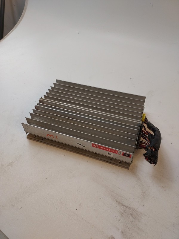 2011-2013 KIA SORENTO JBL RADIO AUDIO SYSTEM AMP AMPLIFIER OEM 96370-2P000