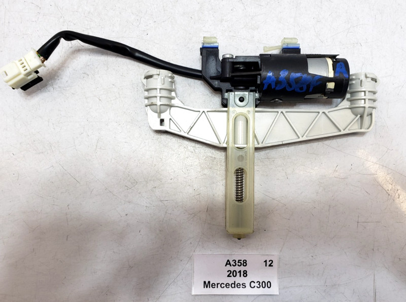 ✅ 15-23 OEM Mercedes C300 A205 Front Right Passenger Side Headrest Adjust Motor