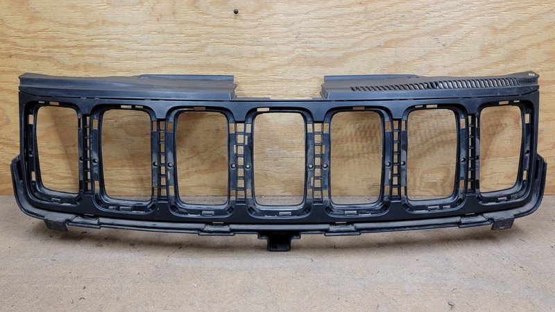 2017-2021 Jeep Grand Cherokee Front Bumper Upper Grille Surround 68258419AC OEM