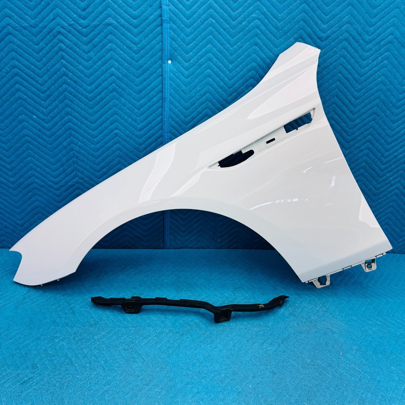 2012–2017 BMW 650i Front Left Fender OEM 41217224584 Alpinweiss 3