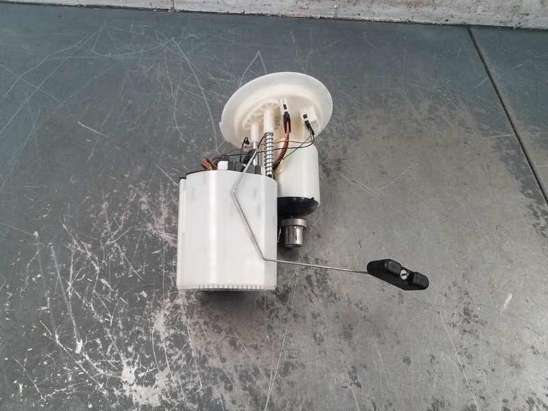 2016 Audi S4 Quattro B8 Fuel Pump / Sending Unit #0800 P5