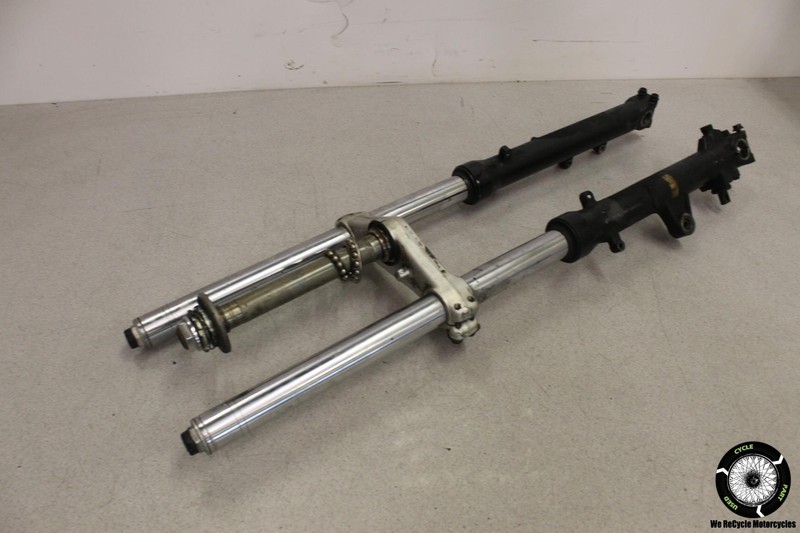 1987 Honda Interceptor 700 VFR700F2 FRONT END FORKS SUSPENSION LOWER TREE VFR 87