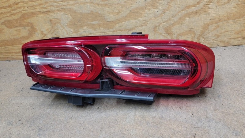 2019 20 21 2022 CHEVY CAMARO Right Side Taillight Lamp Brake Light 84725128 OEM