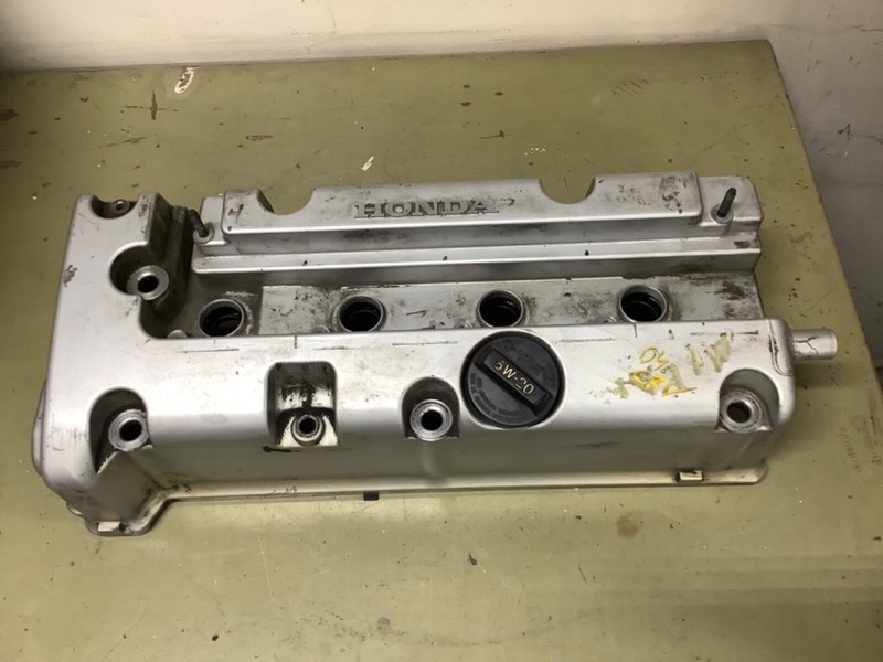 02-06 CR-V Engine cylinder head, valve COVER Used OEM