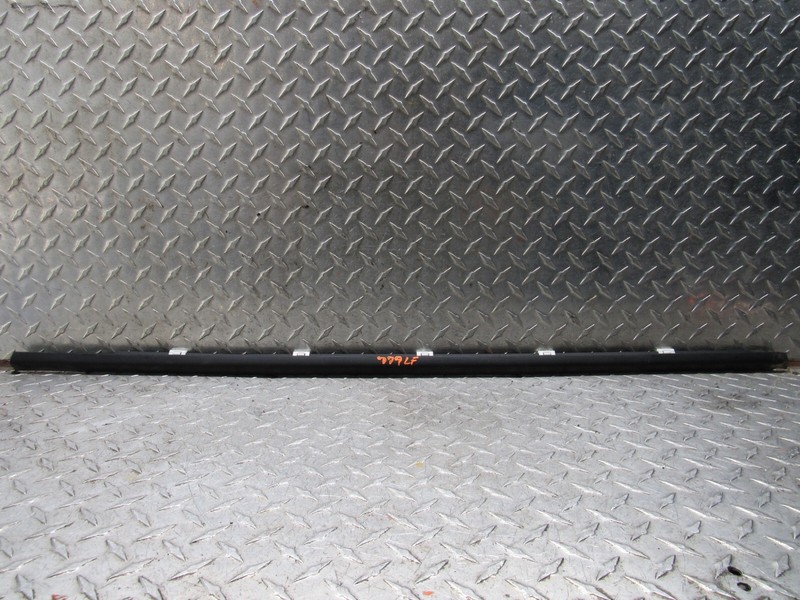 2018 HYUNDAI ELANTRA LEFT DRIVER FRONT DOOR MOLDING TRIM SDN 2.0L 4CYL