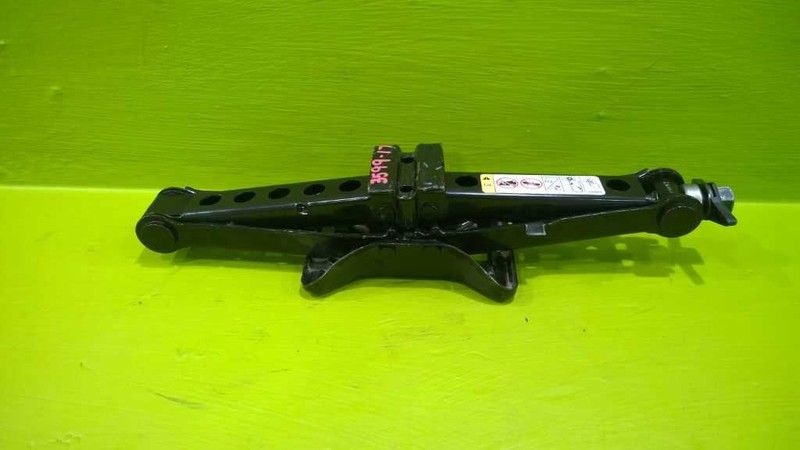 09 CALIBER EMERGENCY ROADSIDE JACK OEM 3599-17
