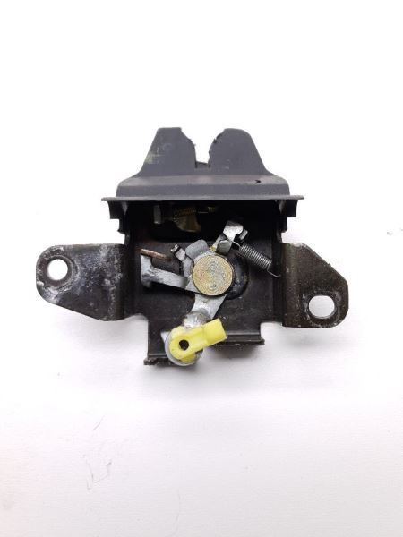 97-99 TOYOTA CAMRY TRUNK LATCH