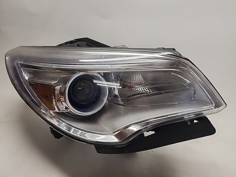 13-17 BUICK ENCLAVE RIGHT PASSENGER SIDE HEADLIGHT HEAD LIGHT XENON AFTERMARKET
