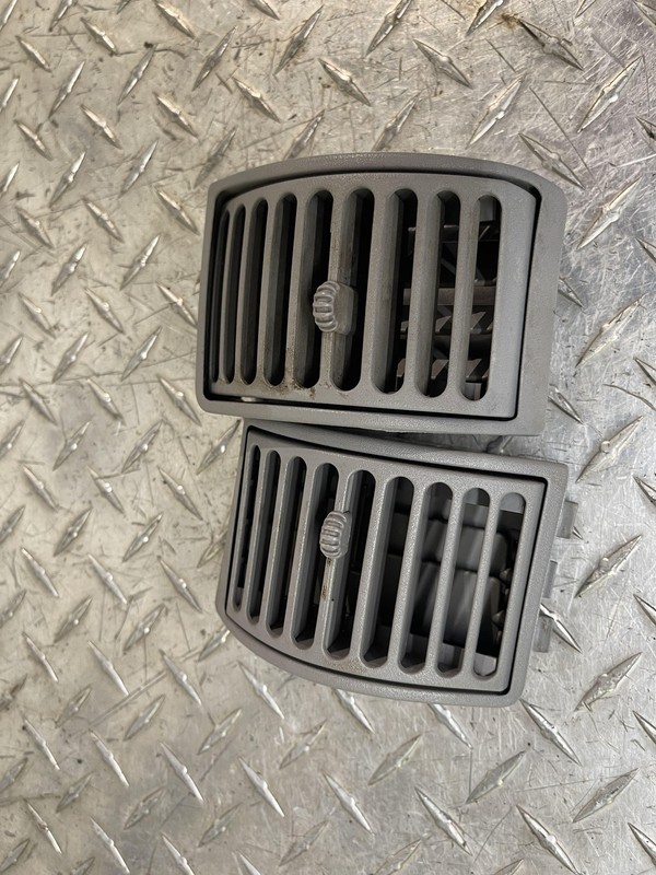 1995-2000 Chevrolet Truck Silverado Pickup Dash Vent Set Gray Oem Tested