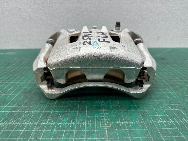 18-25 NISSAN LEAF - FRONT LEFT DRIVER SIDE BRAKE CALIPER OEM