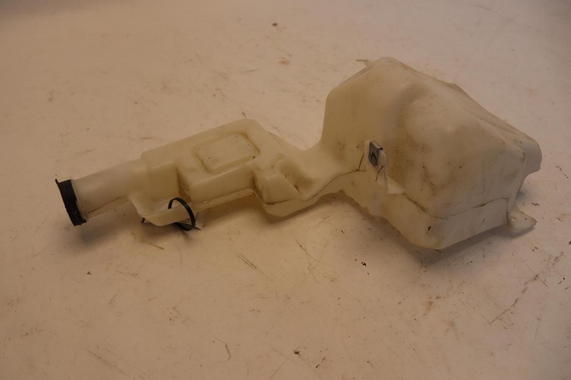 2015-2020 GMC YUKON FRONT WINDSHIELD WASHER FLUID RESERVOIR TANK BOTTLE OEM