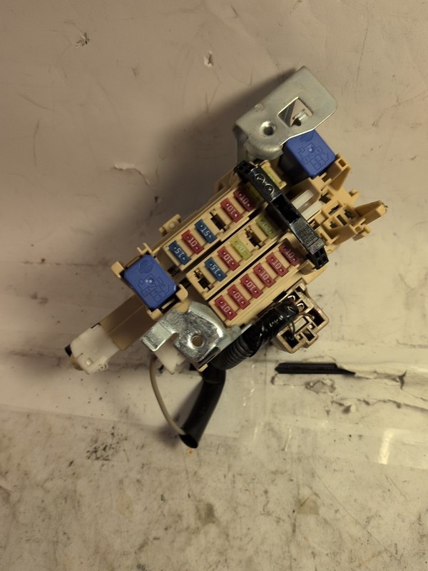 2012-2019 Nissan Versa OEM Interior Cabin Fuse Relay Box Assembly 13107