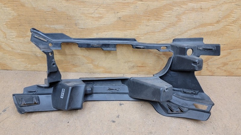 2018 2019 2020 JAGUAR I-PACE Front Bumper Bracket Right Lower J9D3-15266-A OEM