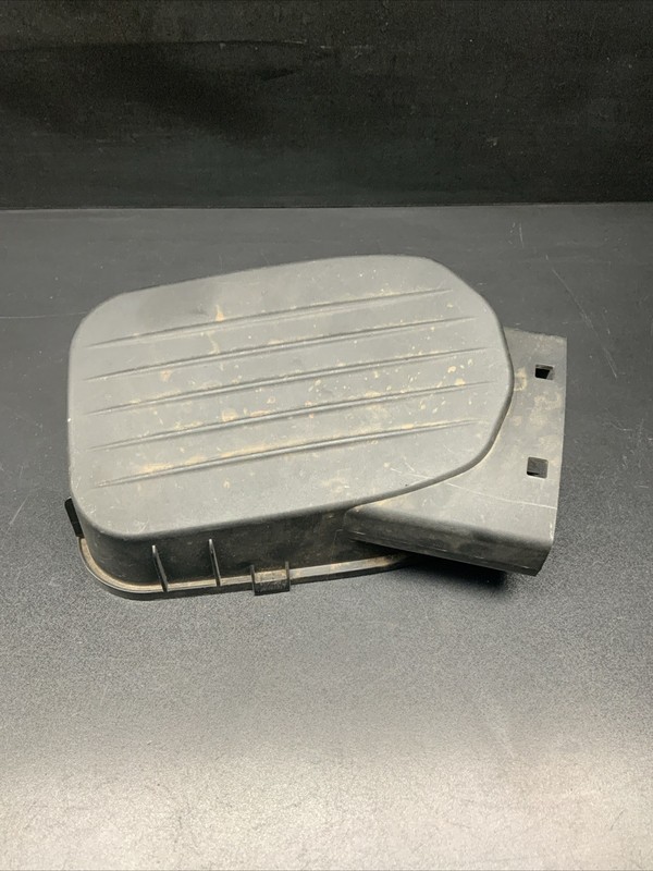 2014 - 2017 MASERATI QUATTROPORTE 3.0L AIR INTAKE FILTER BOX COVER LID OEM