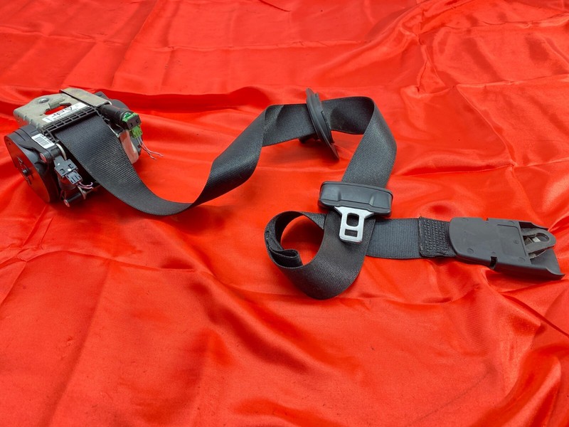 16-22 BMW F39 F48 X1 X2 Front Right Pasenger Upper Seatbelt Retractor Black OEM✅