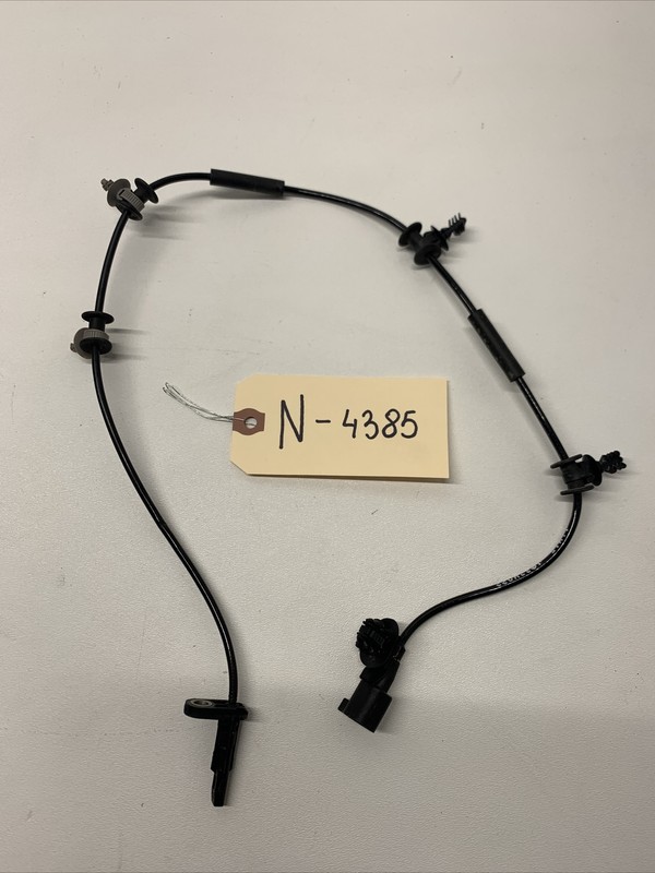 20-23 TESLA MODEL Y LEFT OR RH FRONT ABS WHEEL SPEED SENSOR 1188761-00 4385 B130
