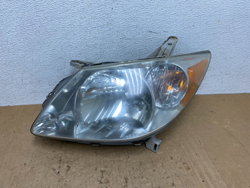 2005 to 2008 Pontiac Vibe Left Driver LH Side Headlight Halogen Oem AD3765 DW
