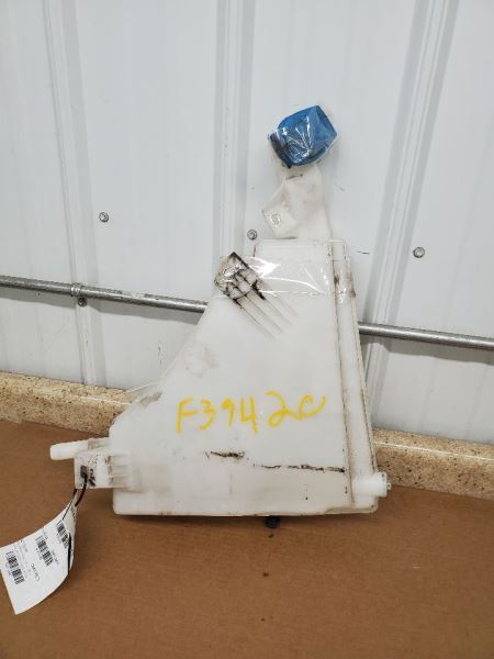 Wash Reservoir Without Headlamp Washers Fits 11-18 PORSCHE CAYENNE 279360