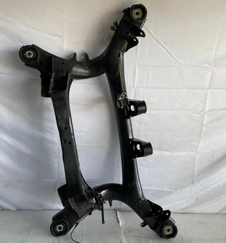 2021-2025 BMW 330I G20 RWD REAR SUSPENSION SUBFRAME CROSSMEMBER CRADLE # 106373