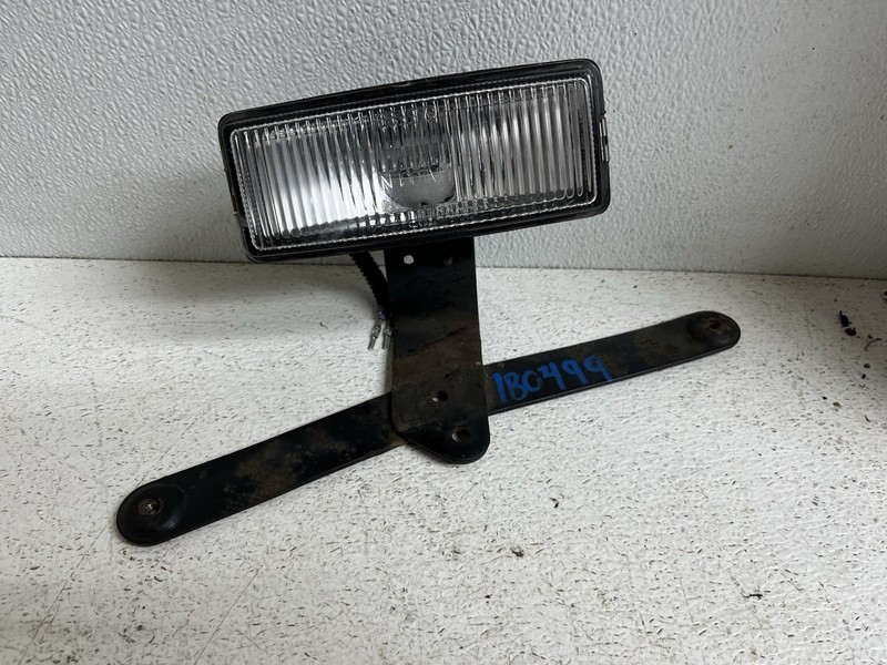 1998-1999 Nissan Frontier Right Passenger Foglamp Foglight Fog Lamp Light Lamps