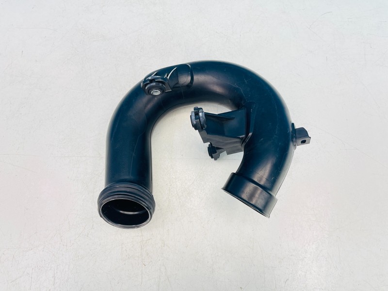 2018–2023 HYUNDAI KONA LOWER AIR CLEANER BOX DUCT EXTENSION 28220J-9200 OEM