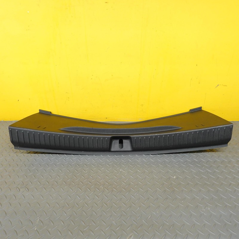 2022-2023 CHEVROLET BOLT EV TRUNK LATCH LOCK SILL PLATE TRIM COVER OEM 42697014