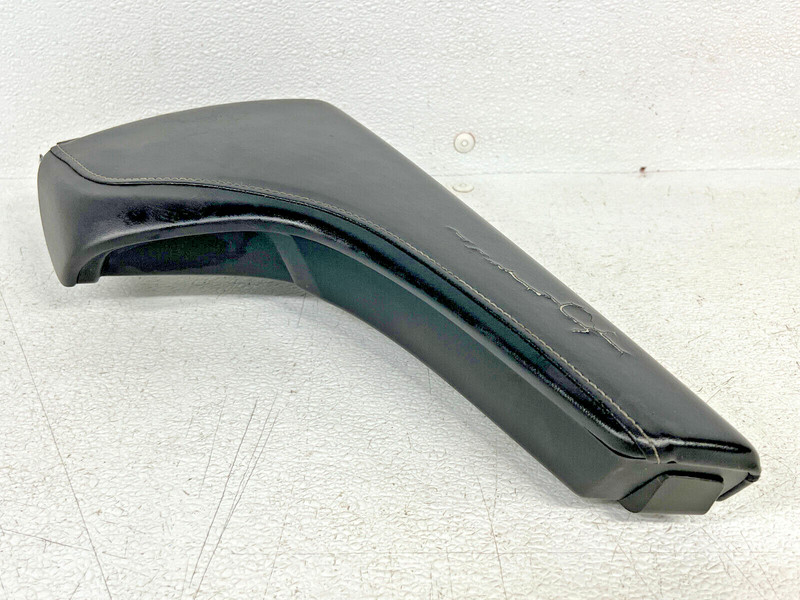 ⭐2016-2023 CHEVROLET CAMARO ARMREST CENTER CONSOLE STORAGE COVER LID OEM LOT2439