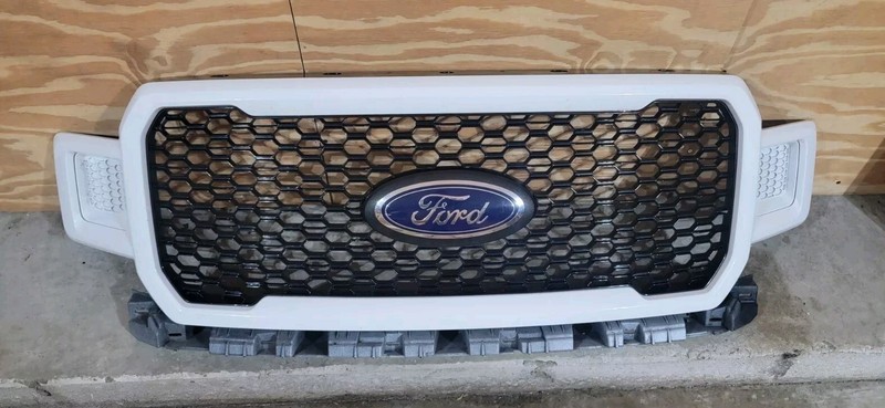 2018 2019 2020 FORD F150 F-150 XLT HONEYCOMB GRILLE W/EMBLEM OEM JL348200SD5APF