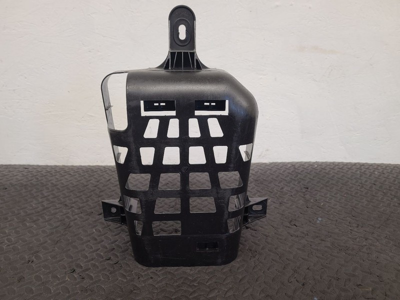 02-03 Saturn VUE Vapor Canister Mount Bracket OEM 22623654