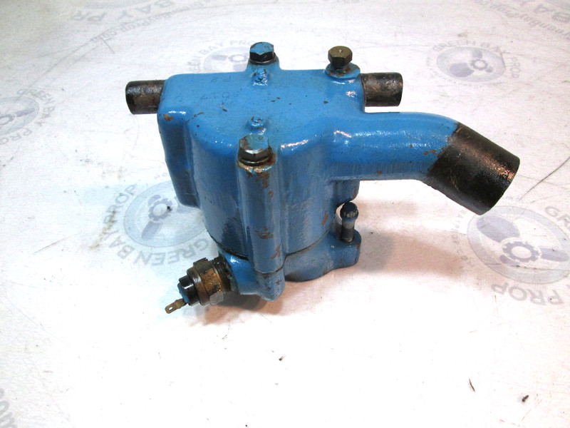 8017 7907 Vintage Chris Craft Buick 225 V6 Sterndrive Thermostat Housing Assy