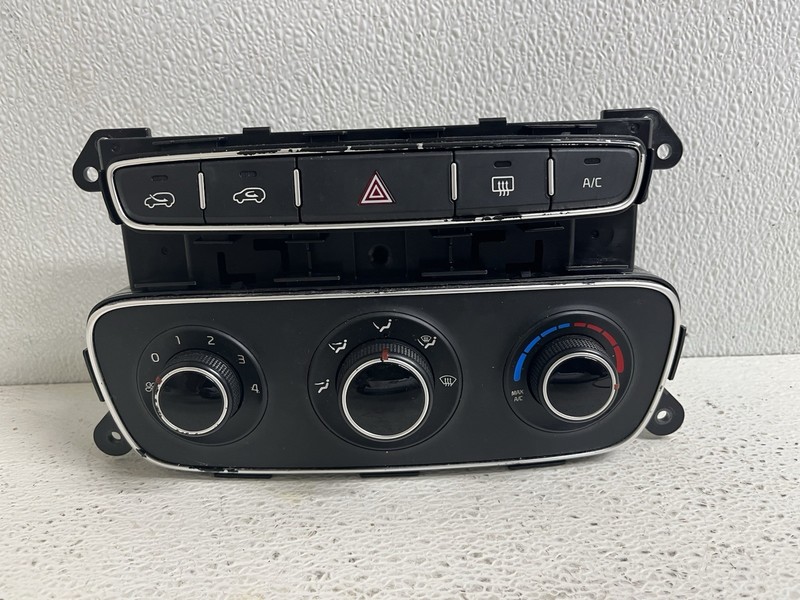 2014-2015 Kia Sorento Heater A/C Temperature Climate Control Switch Panel HVAC
