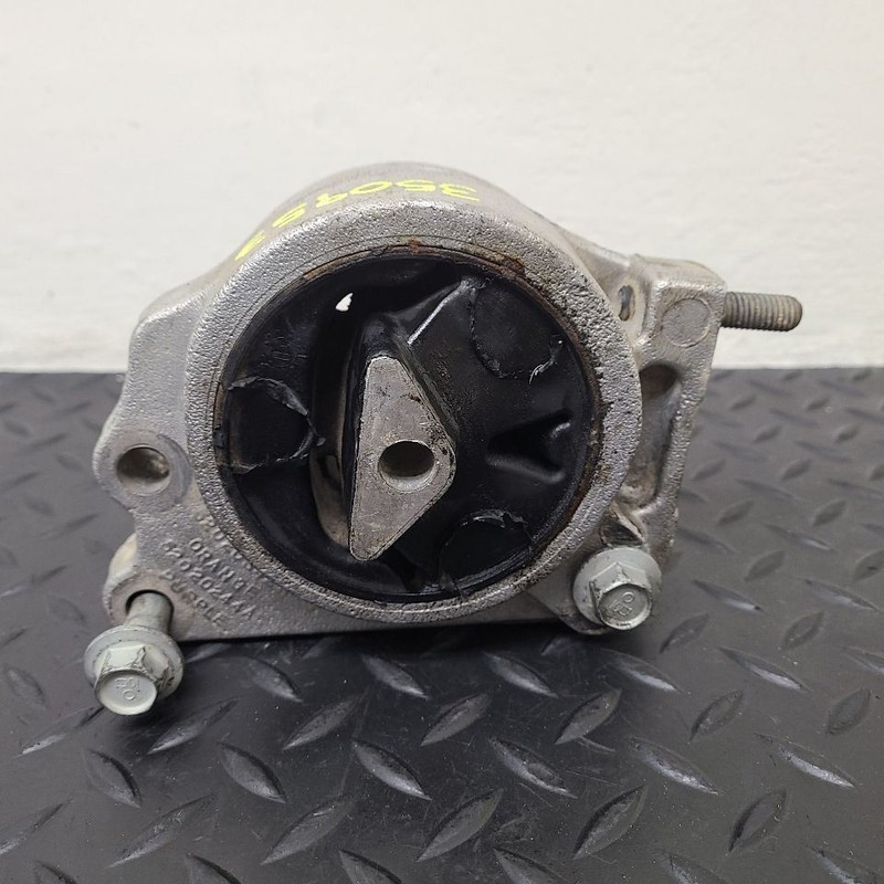 00-04 Dodge Dakota 4WD Right Passenger Engine Mount OEM 52022032AB