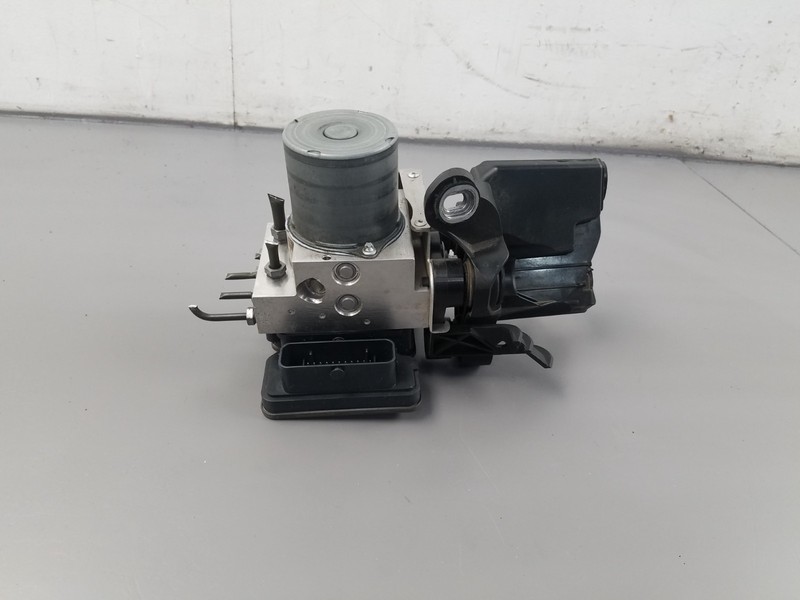 2014 Mercedes AMG E 63 S Wagon ABS Brake Pump Module #2078 F6