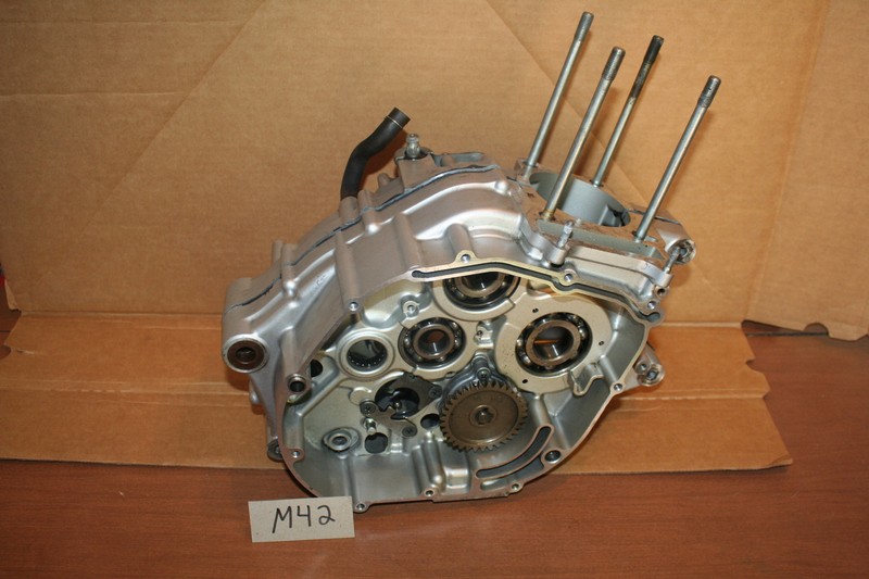 2002 Suzuki GZ250 Crankcase Crank Case Set OEM 02 A