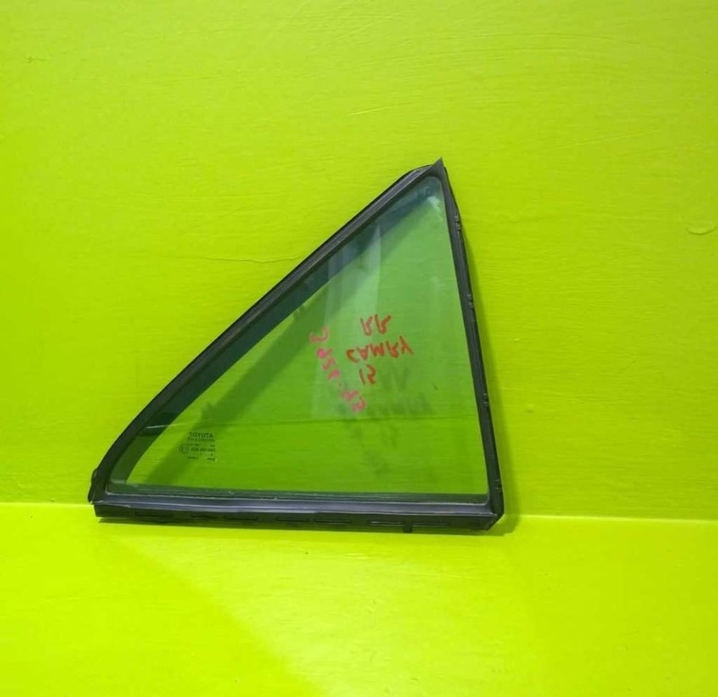 15 16 17 CAMRY PASSENGER RIGHT REAR VENT GLASS OEM 3926-45