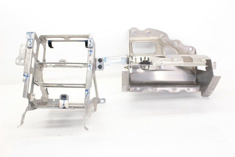 97-04 CORVETTE 5.7L LS1 Dash Panel Frame Bracket