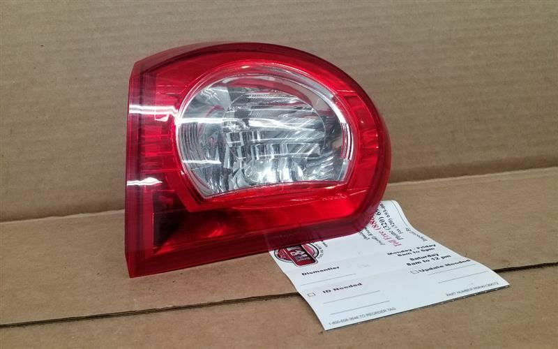 Passenger Right Tail Light Lid Mounted Fits 09-12 TRAVERSE 220944