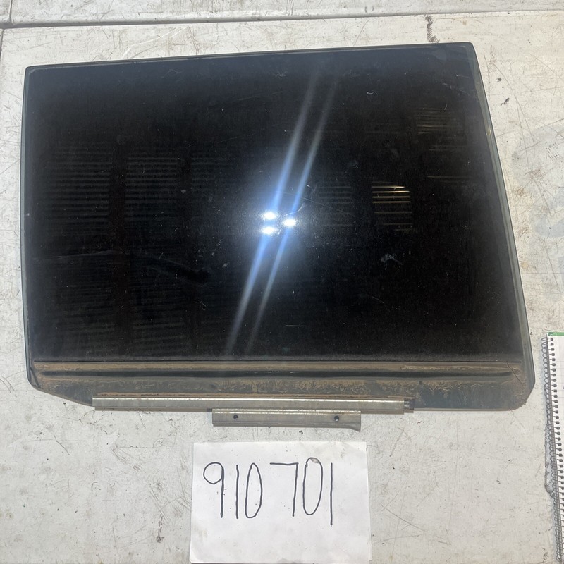 2001-2007 TOYOTA HIGHLANDER HYBRID REAR RIGHTDOORGLASS OEM