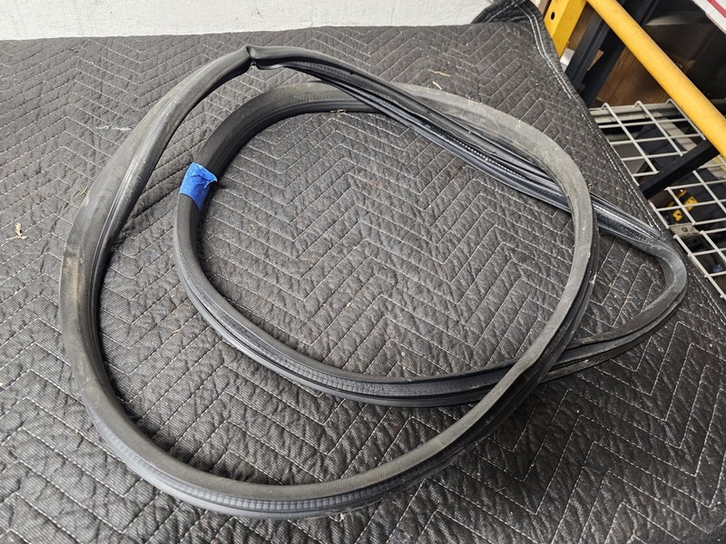 11-19 Ford Fiesta LH Left REAR Door Body Weatherstrip Rubber Seal OEM