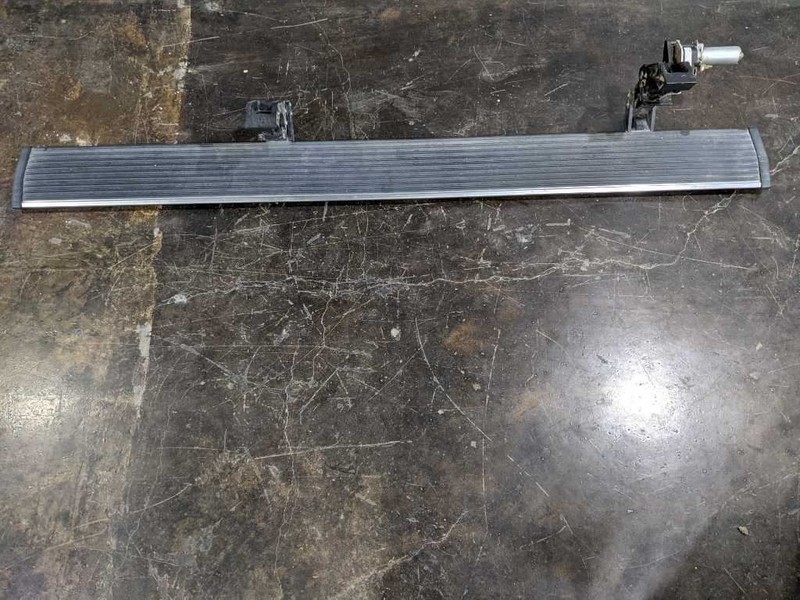 16 ESCALADE PASSENGER RIGHT POWER FOLD RUNNING BOARD SIDE STEP OEM 4532-98