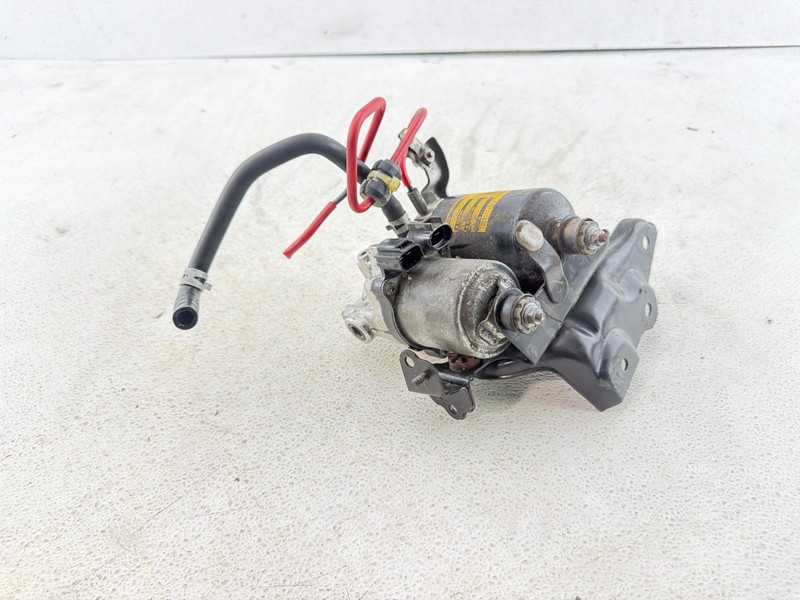 2010-2015 Toyota PriusAnti lock Pump Assembly Brake booster Oem