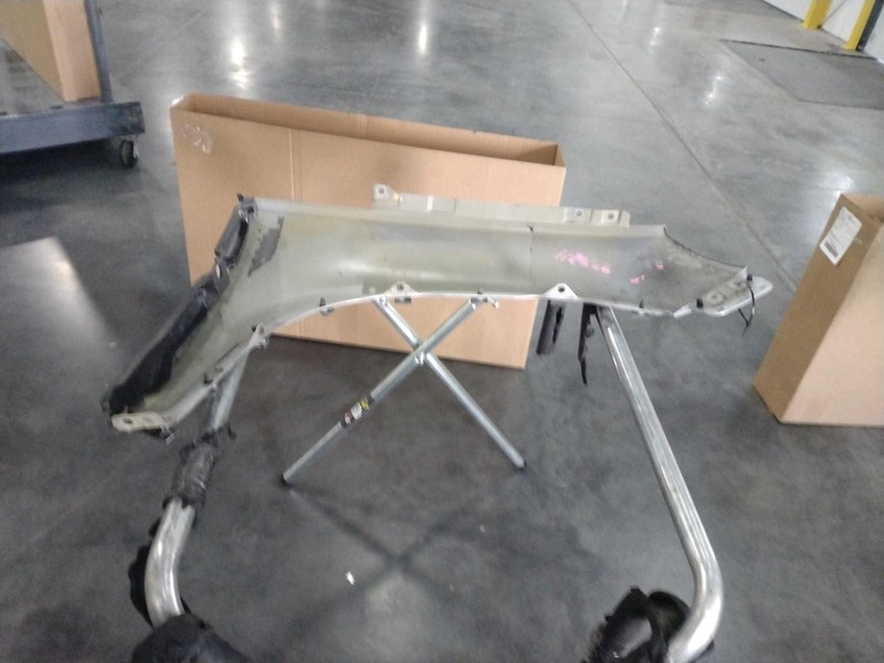 2014 Volkswagen Tiguan Left Fender Silver Used Good Condition 272796